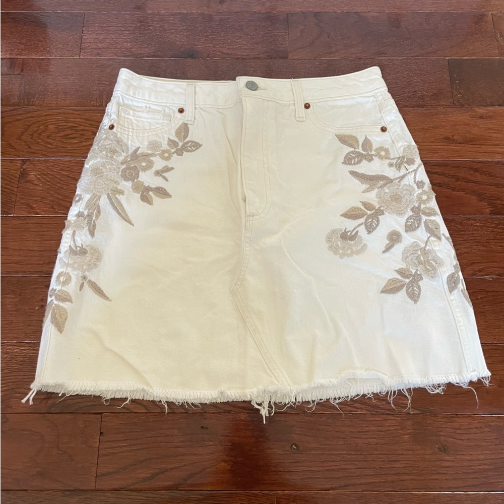 Abercrombie & Fitch embroidered white denim skirt